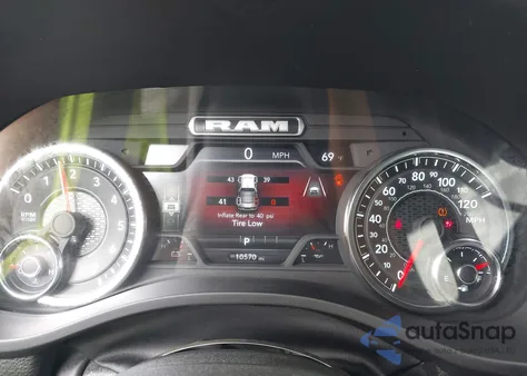 2025 Ram 1500 z USA, uszkodzony, nr VIN 1C6RRFFG7SN502456